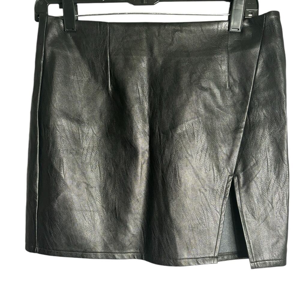 Superdown Black Faux Leather Mini Skirt Front Slit Zippered Back Medium